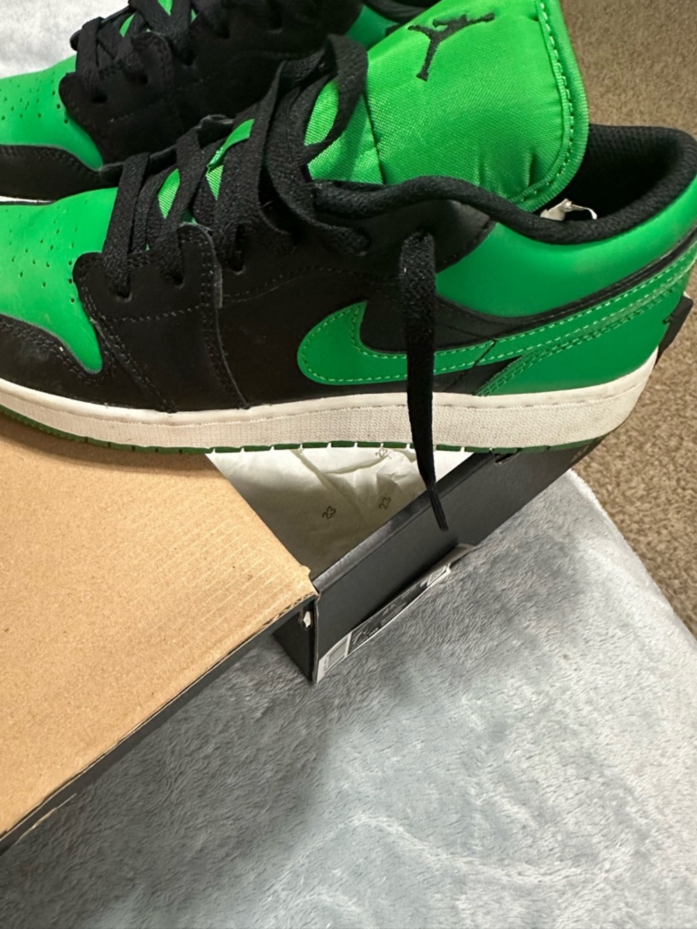 CLOSET CLOSING Jordan Air Jordan 1 Low GS Black Green White Sneakers - Picture 12 of 12